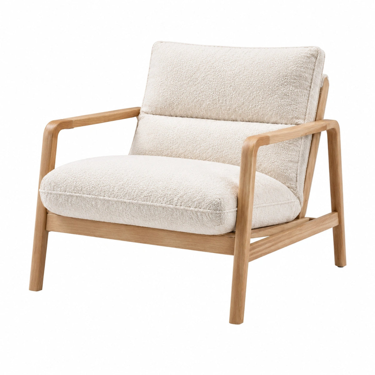 Sillón de madera con cojines de lana beige